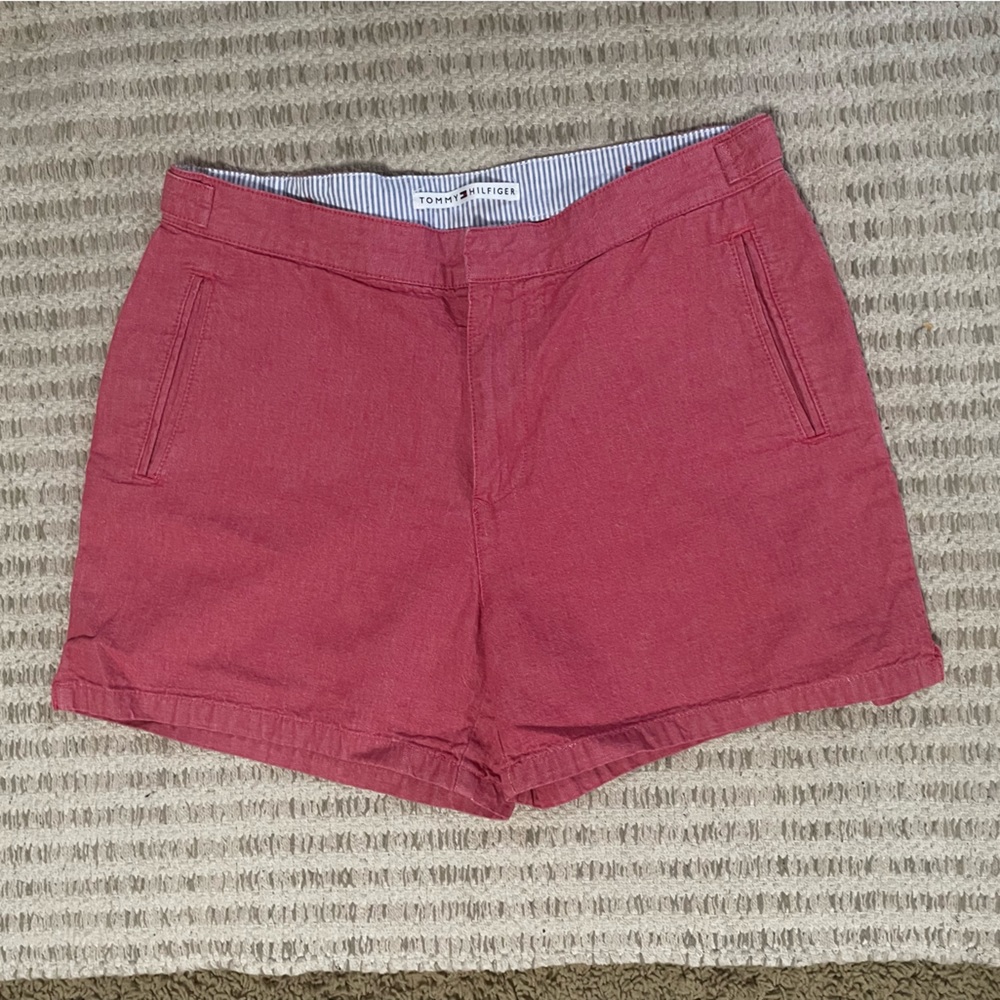 Tommy Hilfiger Women's Flat Front Shorts size 10  inseam 4 1/2" very cute:)